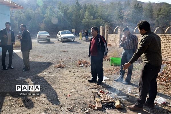 برگزاری اردو و همایش کوه‌پیمایی تشکیلات دانش آموزی پاکدشت