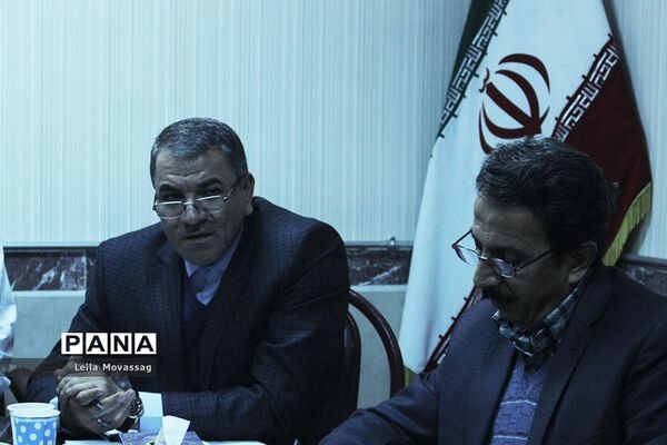 جلسه هیات رئیسه شوراهای دانش‌آموزی  و نمایندگان نهمین دوره مجلس شورای دانش‌آموزی درآذربایجان شرقی