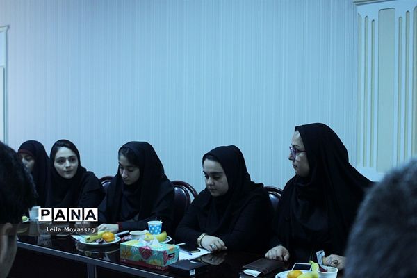 جلسه هیات رئیسه شوراهای دانش‌آموزی  و نمایندگان نهمین دوره مجلس شورای دانش‌آموزی درآذربایجان شرقی