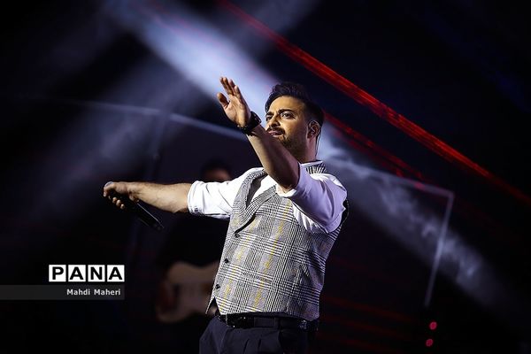 کنسرت بابک جهانبخش