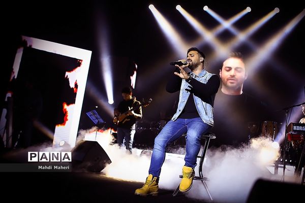 کنسرت بابک جهانبخش