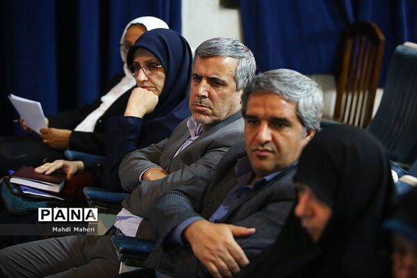 نشست وزیر آموزش و پرورش با نمایندگان انجمن اسلامی معلمان وکانون مدرسان دانشگاه فرهنگیان