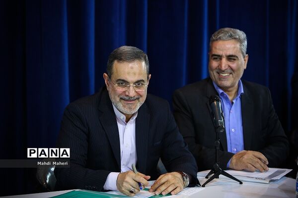 نشست وزیر آموزش و پرورش با نمایندگان انجمن اسلامی معلمان وکانون مدرسان دانشگاه فرهنگیان