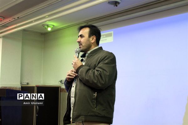 اعزام دانش‌آموزان دختر منطقه چهاردانگه  به مناطق عملیاتی جنوب کشور