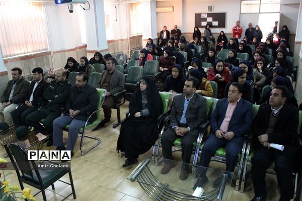 اعزام دانش‌آموزان دختر منطقه چهاردانگه  به مناطق عملیاتی جنوب کشور