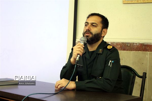 اعزام دانش‌آموزان دختر منطقه چهاردانگه  به مناطق عملیاتی جنوب کشور