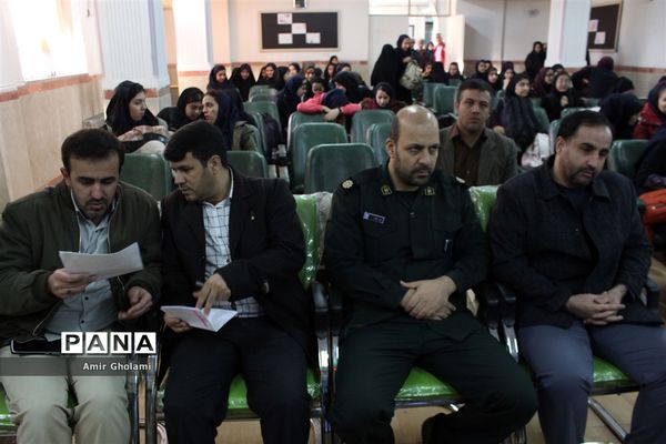 اعزام دانش‌آموزان دختر منطقه چهاردانگه  به مناطق عملیاتی جنوب کشور