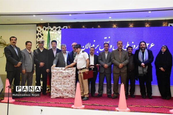 اولین همایش تجلیل از شهروندان قانونمند در ساری