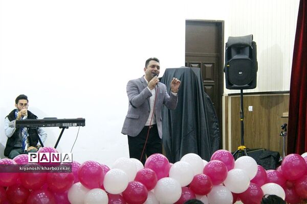جشن بزرگ یلدا ویژه دانش‌آموزان در ارومیه