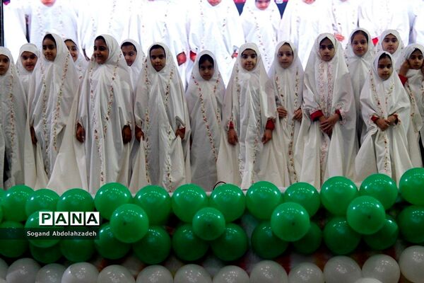 جشن عبادت دانش‌آموزان دختر در ساری