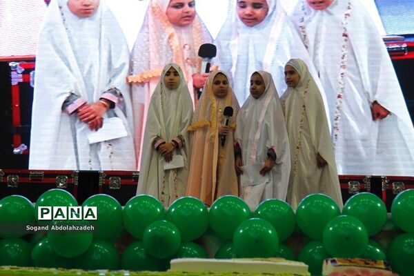 جشن عبادت دانش‌آموزان دختر در ساری