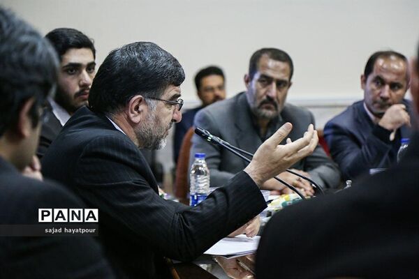 حضور امیرآبادی نماینده مجلس در دانشگاه آزاد اسلامی قم و دیدار با دانشجویان بسیجی و انجمن‌های دانشجویی