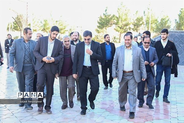 حضور امیرآبادی نماینده مجلس در دانشگاه آزاد اسلامی قم و دیدار با دانشجویان بسیجی و انجمن‌های دانشجویی