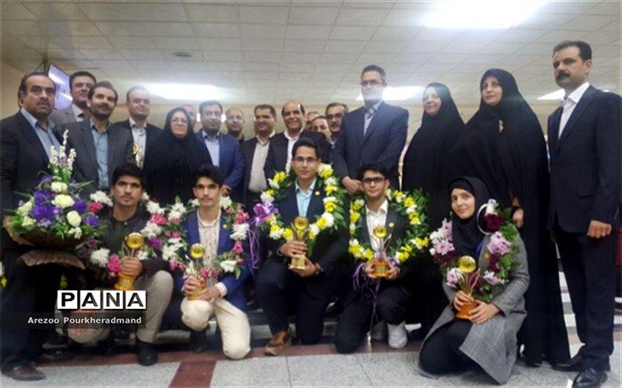 کسب رتبه اول کشوری توسط دانش آموزان یزدی در بیستمین دوره جشنواره جوان خوارزمی