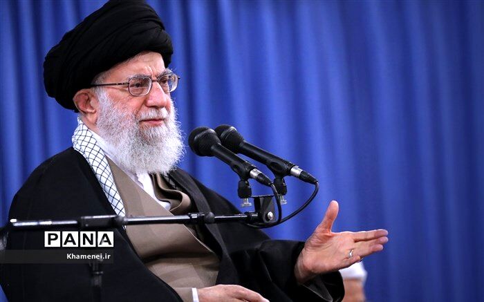 ۴۰ سال پاسخگویی؛ روایتی از 4 دهه پرسش و پاسخ آیت‌الله خامنه‌ای با دانشجویان