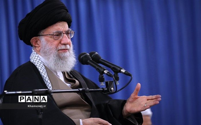 ۴۰ سال پاسخگویی؛ روایتی از 4 دهه پرسش و پاسخ آیت‌الله خامنه‌ای با دانشجویان