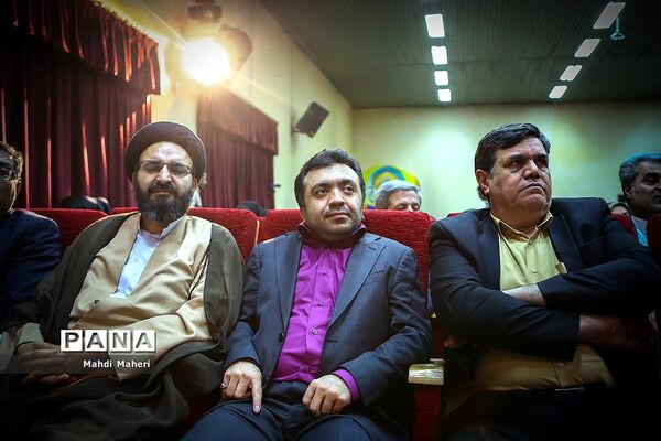 نشست وزیرآموزش و پرورش با دانشجو معلمان دانشگاه فرهنگیان