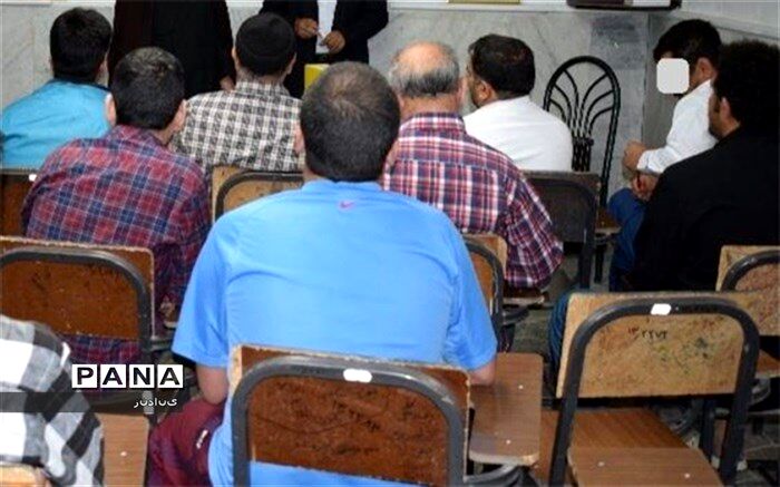38 مددجوی زندان‌های تهران درآزمون‌های سوادآموزی پذیرفته شدند
