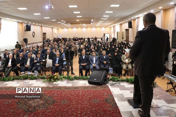 آیین افتتاح توزیع وسایل و تجهیزات ورزشی دانش‌آموزان آذربایجان شرقی