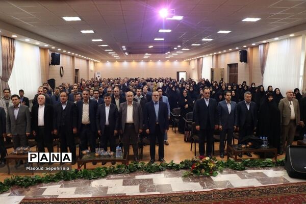 آیین افتتاح توزیع وسایل و تجهیزات ورزشی دانش‌آموزان آذربایجان شرقی