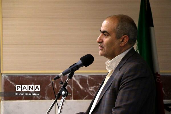 آیین افتتاح توزیع وسایل و تجهیزات ورزشی دانش‌آموزان آذربایجان شرقی