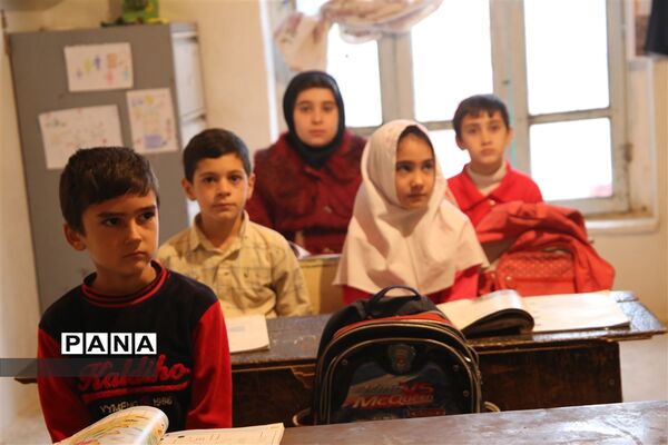 بازدید معاون مدیرکل و مدیر آموزش و پرورش میانه از مدارس روستایی