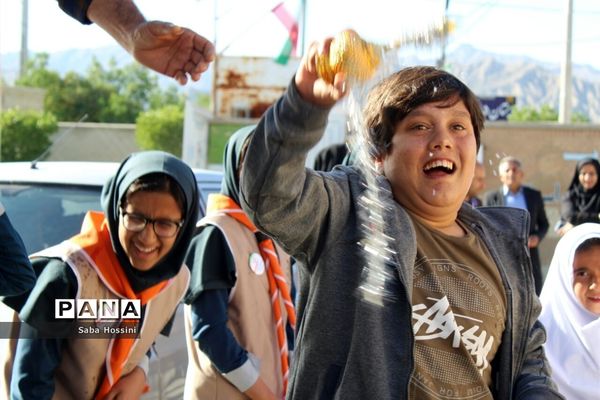 مراسم تجلیل از دانش‌آموزان معلول به میزبانی دبیرستان قاضی در گله‌دار فارس