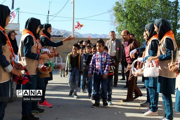 مراسم تجلیل از دانش‌آموزان معلول به میزبانی دبیرستان قاضی در گله‌دار فارس