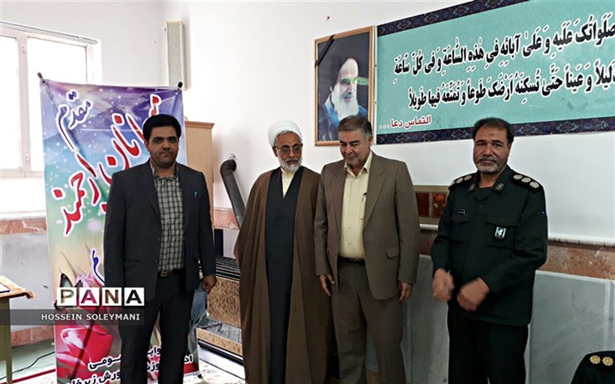 آیین تکریم ومعارفه مسئول کانون بسیج فرهنگیان زبرخان برگزارشد