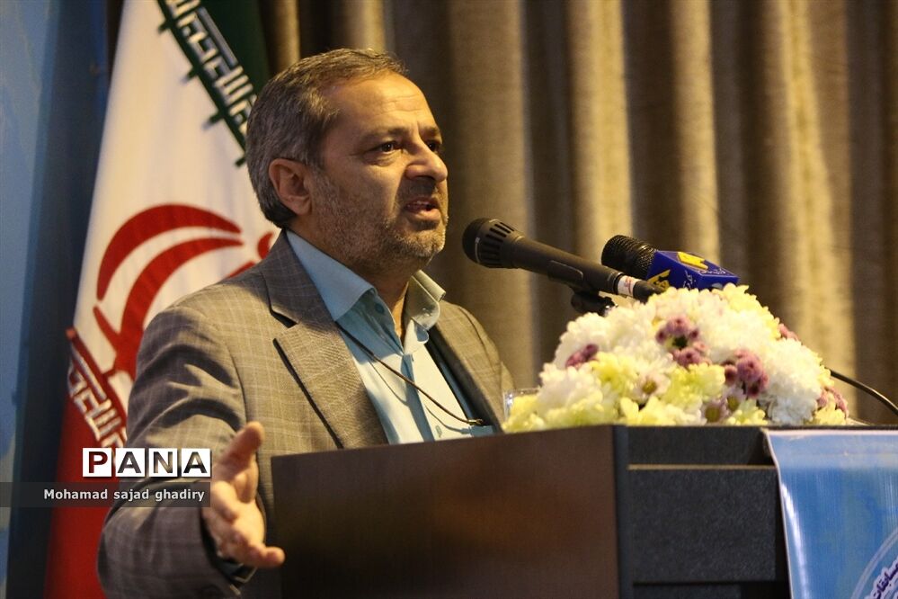 مراسم نمادین هفته بزرگداشت قرآن، عترت و نماز