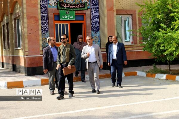 نماز جماعت ظهر و عصر مدرسه  ام‌البنین شهرستان بوشهر