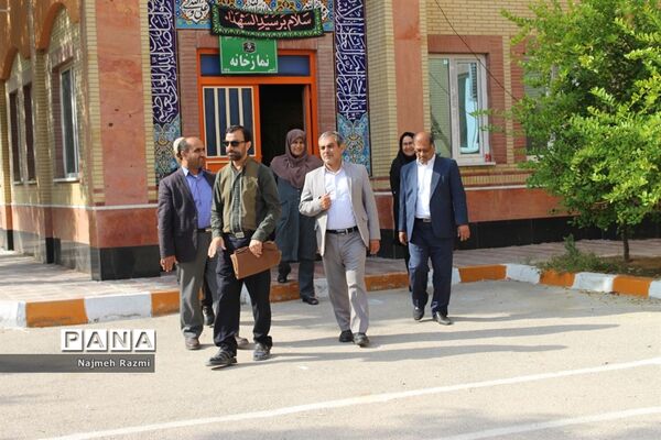 نماز جماعت ظهر و عصر مدرسه  ام‌البنین شهرستان بوشهر