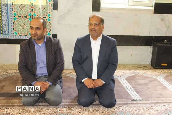 نماز جماعت ظهر و عصر مدرسه  ام‌البنین شهرستان بوشهر