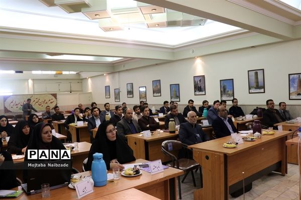 کارگاه آموزشی کارشناسان مالی سازمان دانش‌آموزی خراسان رضوی