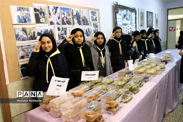 برگزاری جشنواره غذای سالم  و دست سازه‌های هنرجویان  هنرستان شهدای فلسطین ناحیه 4 مشهد