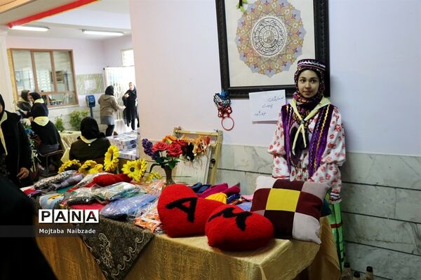 برگزاری جشنواره غذای سالم  و دست سازه‌های هنرجویان  هنرستان شهدای فلسطین ناحیه 4 مشهد