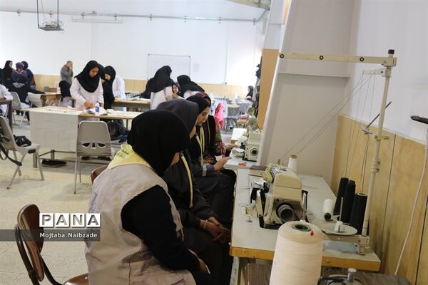 برگزاری جشنواره غذای سالم  و دست سازه‌های هنرجویان  هنرستان شهدای فلسطین ناحیه 4 مشهد