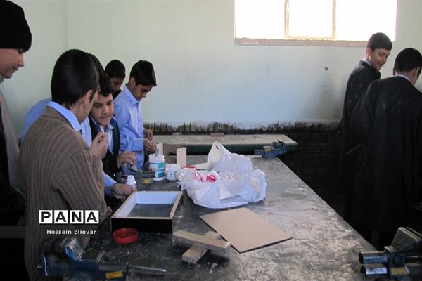 اولین روز از جلسه کارگاه دبیرستان شهید نواب صفوی با حضور کلاس هفتم