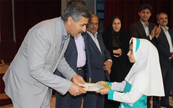 معلمان و دانش‌آموزان برتر حوزه پژوهشی در استان بوشهر تجلیل شدند