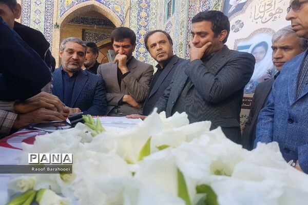 مراسم تشییع دانش آموزان حادثه آتش سوزی در زاهدان