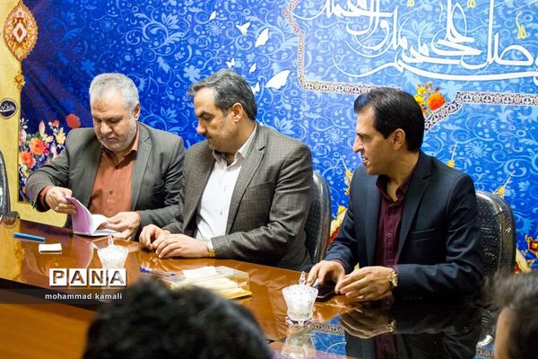 نشست اعضای شوراهای دانش‌آموزی محلات