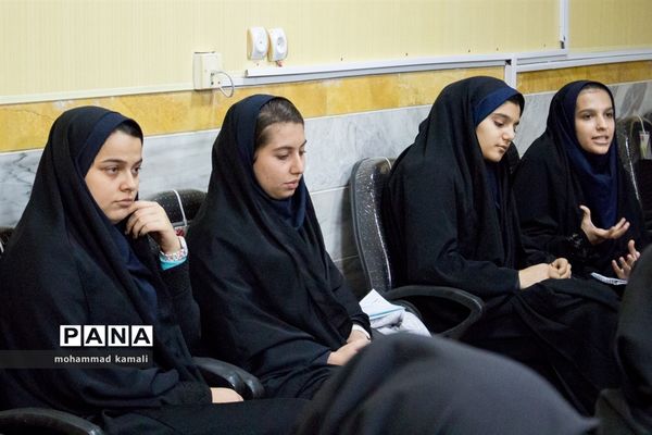 نشست اعضای شوراهای دانش‌آموزی محلات