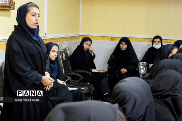 نشست اعضای شوراهای دانش‌آموزی محلات