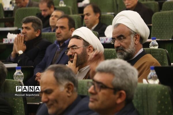 بازدید معاون استخدامی رئیس جمهور از شعبه پنجم سازمان تامین اجتماعی تبریز
