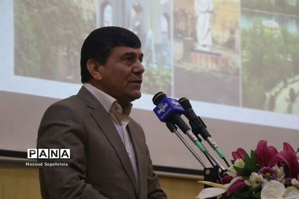 بازدید معاون استخدامی رئیس جمهور از شعبه پنجم سازمان تامین اجتماعی تبریز