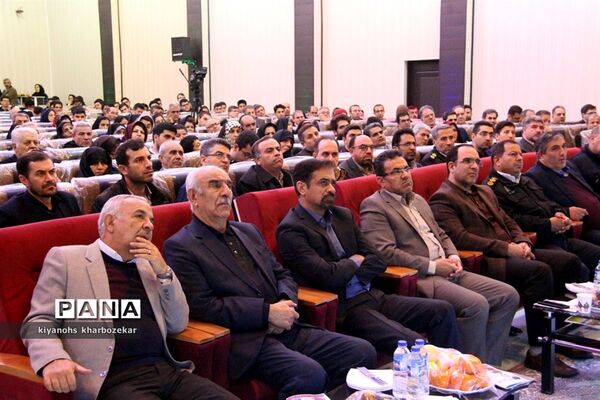 مراسم تجلیل از برترین‌های کنکور 97 ناحیه یک ارومیه