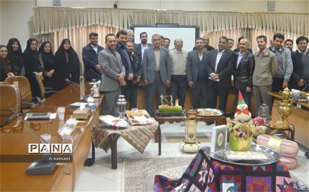 آیین گرامیداشت شب یلدا در اداره آموزش وپرورش ناحیه 4