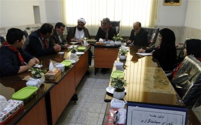 امام جمعه شهر پیربکران: امروز در خانواده‌ها تاکید زیاد بر دروس مانع انجام امور شخصی فرزندان می شود