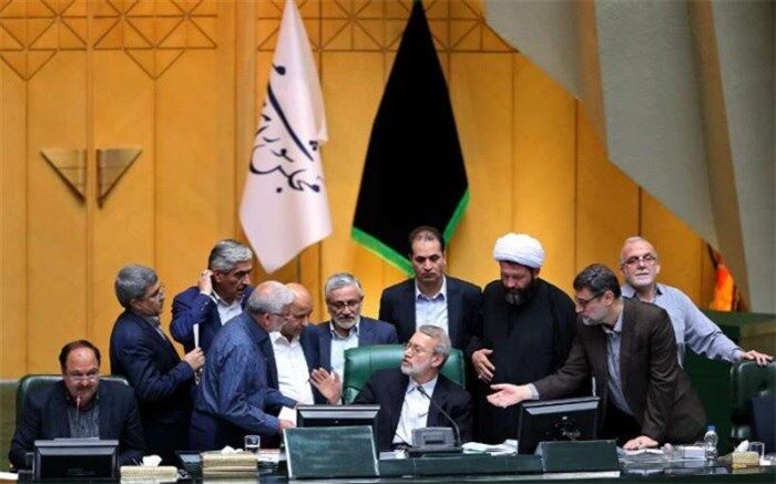 پاسخ نماینده مبارکه به شائبه‌های قومیتی و انتخاباتی استعفای جمعی نمایندگان  اصفهان