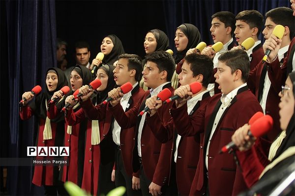 همایش تجلیل از خیرین مدرسه‌ساز در زلزله کرمانشاه